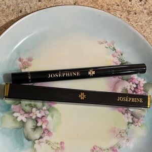 JOSÉPHINE High Definition Natural Black Waterproof Graphic Eyeliner